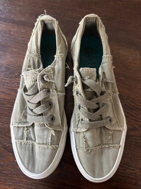 Blowfish Frayed Canvas Sneakers in Khaki